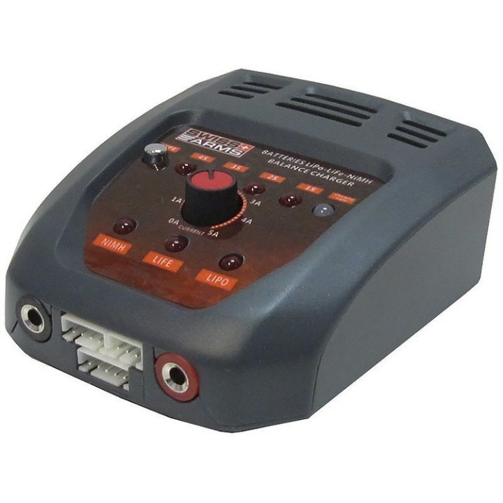 Chargeur de batterie LiPo/ LiFe/ NiMH