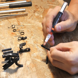 Stylo applicateur de graisse lubrifiant les engrenages de gearbox 4UANTUM AEG GBB