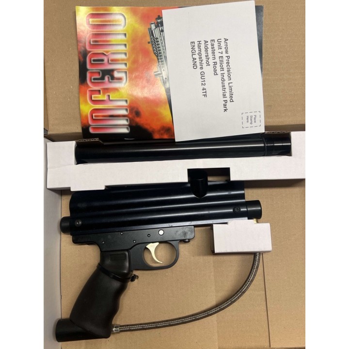 Der Werfer für Paintball Inferno Top Feed blach von Sterling